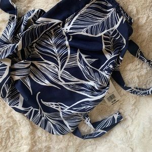 Navy & White 2-Piece pants and top set.